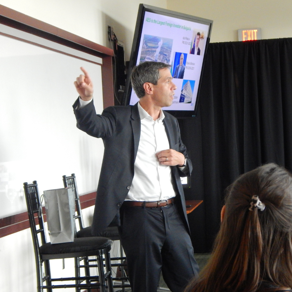 Paul Freedman (L'96) spoke with Business and Global Affairs (BGA) students about accelerating the future of energy.