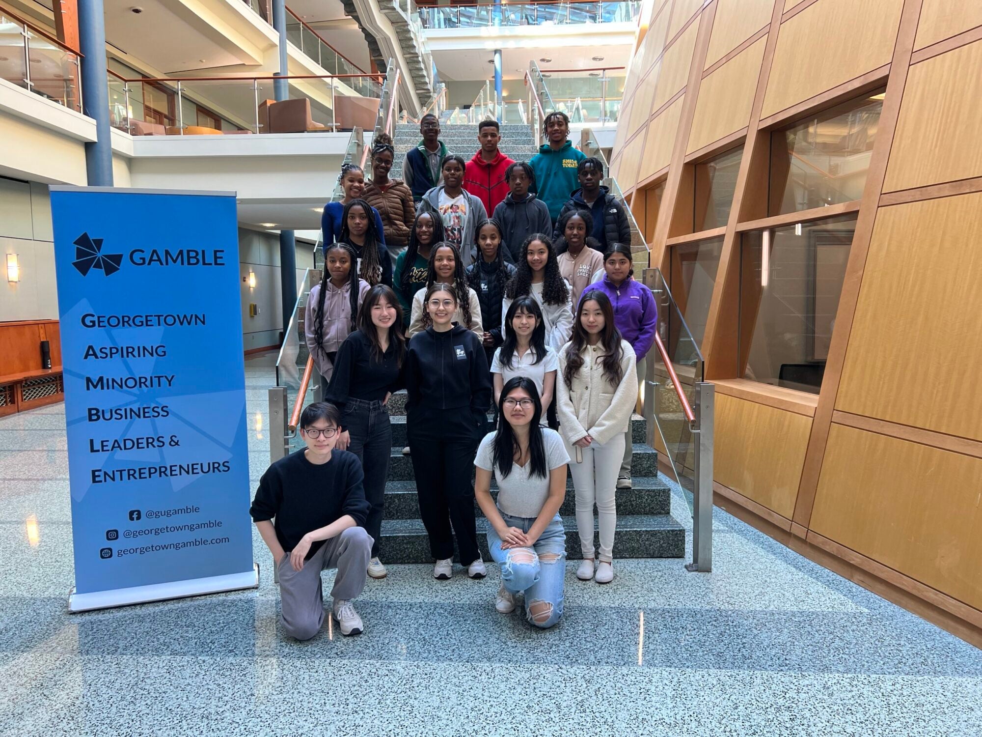 Reach students in Hariri Atrium