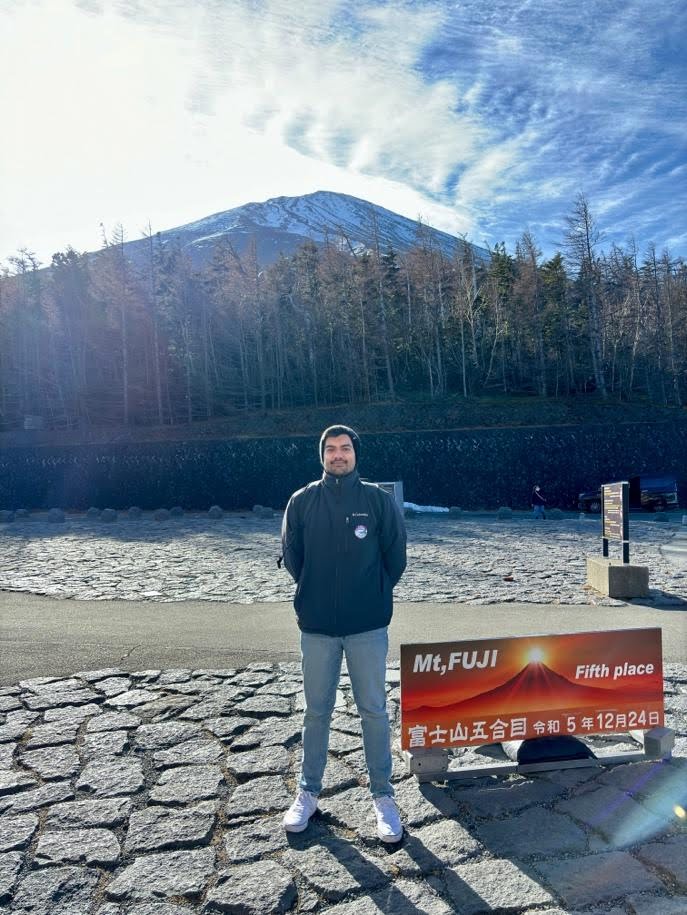 Shah visits Mt. Fuji